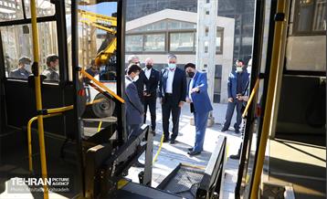 بـازدید شهردار تهران از اتوبوس‌های برقی و ون‌های ویژه جانبازان و معلولان 8