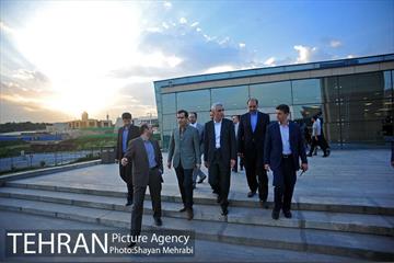بازدید مهندس افشانی شهردار تهران از مجموعه باغ کتاب 31