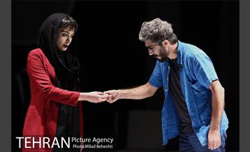 نمایش سفر به بی نهایت دور‎ 25