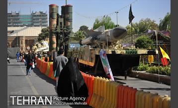نمایشگاه دفاع مقدس در میدان بهارستان 8