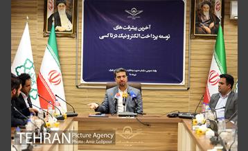 برسی آخرین پیشرفتهای توسعه پرداخت الکترونیک در تاکسی 9