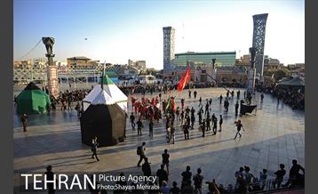 اجرای تعزیه در میدان امام حسین(ع)