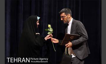 شانزدهمین جشن سالانه انجمن منتقدان و نویسندگان خانه تئاتر‎ 14