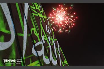 نورافشانی جشن پیروزی انقلاب اسلامی در میدان آزادی 10