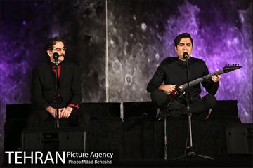 کنسرت شهرام و حافظ ناظری در محوطه باز برج میلاد‎ 3