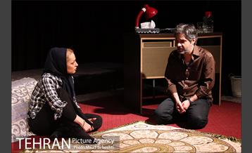 نمایش مرثیه ای برای آقای ع 8