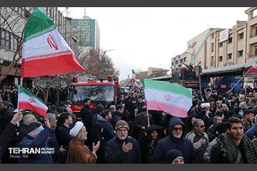 تشییع پیکر ۱۰۰ شهید مردمی و مدافع امنیت در تهران - 1 18