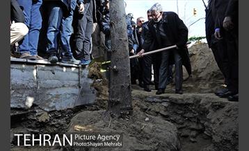 آیین کاشت 40 اصله درخت، به مناسبت چهلمین سالگرد انقلاب اسلامی باحضور شهردار تهران 11