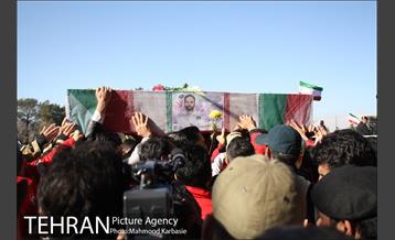 تشییع شهدای آتش نشان با حضور مردم در بهشت زهرا(س) 10