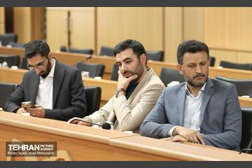 نشست صمیمانه شهردار تهران با جمعی از شعرا 1