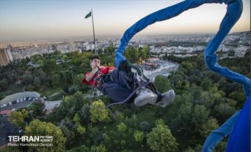 اولین دوره مسابقات پرش بانجی نمایشی  17