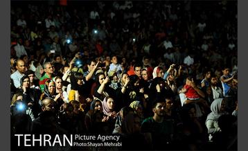 ویژه برنامه شب فیروزه ای در دریاچه شهدای خلیج فارس 16