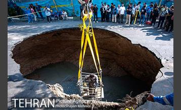 ریزش بخشی از خیابان پیامبر اتوبان ستاری -2 45