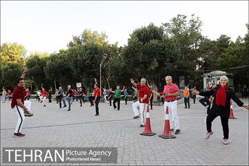 ورزش همگانی در پارک لاله 5