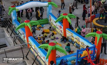 استقبال مسافران نوروزی از برج میلاد تهران  12