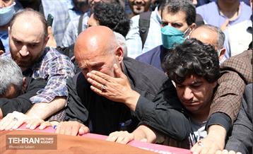 مراسم تشییع پیکر نادر طالب‌زاده 8
