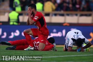 دیدار تیم های فوتبال پرسپولیس و پیکان