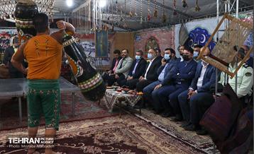بازدید شهردار تهران از غرفه‌های فرهنگی بوستان ولایت 7