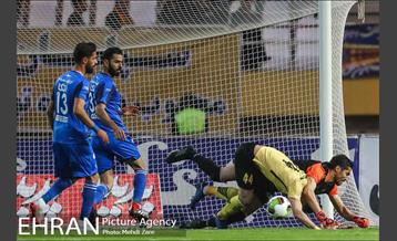 دیدار تیم های استقلال تهران و سپاهان اصفهان 15