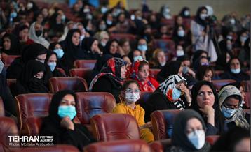 همایش تقدیر از ایثارگران سلامت