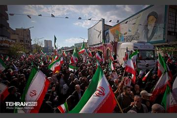 بدرقه شهیدان تنگسیری و اسحاقی توسط اهالی پایتخت 51