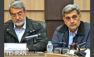 بازدید وزیر کشور از ستاد بحران شهر تهران 11