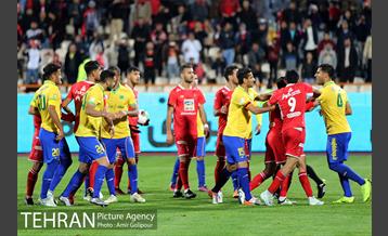 دیدار تیم‌های فوتبال پرسپولیس - صنعت نفت آبادان 26