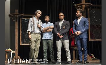 رونمایی از کتاب نمایشنامه زنانی که به بزها خیره شده اند 19