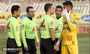 دیدار تیم‌های فوتبال پیکان و استقلال 10