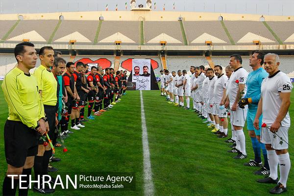 دیدار تیم‌های فوتبال منتخب ۹۸ و منتخب سرخابی  5