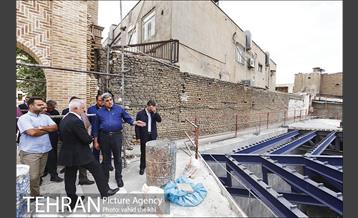 بازدید شهردار تهران از پروژه مرمت خانه اتحادیه در لاله زار 15