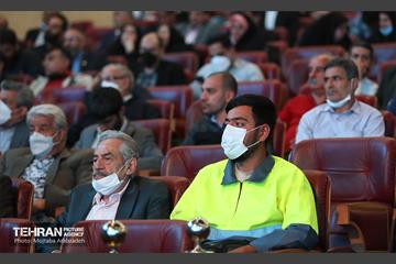 همایش تقدیر از ایثارگران سلامت