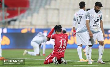 دیدار تیم های فوتبال پرسپولیس تهران و تراکتور سازی تبریز 17