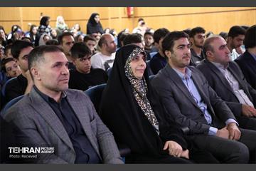 رونمایی از مدال ورزشی منطقه‌۸    16
