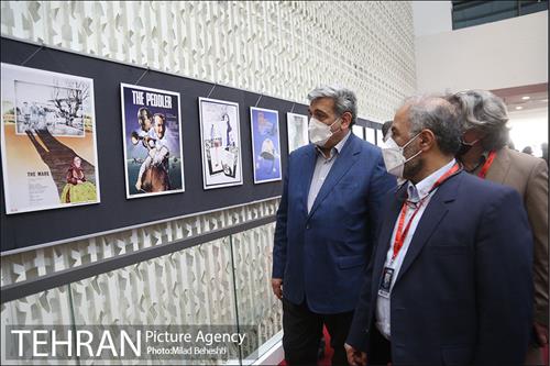 بازدید شهردار تهران از سی و هشتمین جشنواره جهانی فیلم فجر 15