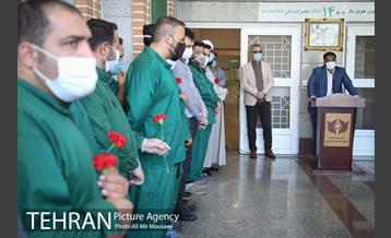 لحظه سال تحویل در بهشت زهرا(س) 7