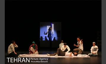 نمایش آوازهای سر شام‎ 10