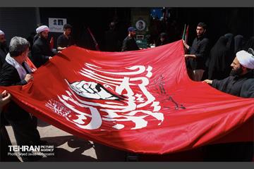 عزاداری روز عاشورا به نیابت از رهبر شهید انقلاب 31