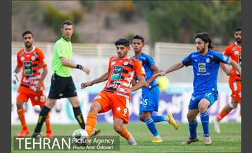 دیدار تیم‌های سایپا و استقلال تهران در لیگ برتر فوتبال ایران 10