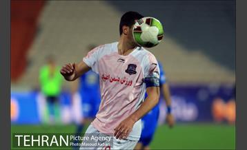 دیدار تیم‌های فوتبال استقلال تهران - نساجی مازندران 4