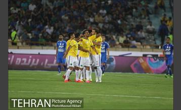 دیدار استقلال و صنعت نفت آبادان در لیگ برتر فوتبال 11