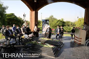 رونمایی از یادمان شهدای گمنام 9
