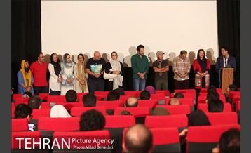 اکران خصوصی فیلم پرسه در حوالی من‎ 18