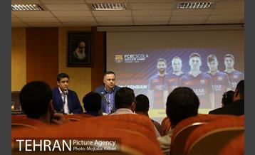 نشست خبری مسئولان استعدادیابی بارسلونا 12