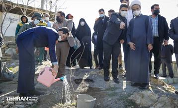 آیین غرس درخت در کوهسار  با حضور معاون فرهنگی قوه قضاییه 12