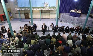 نشست صمیمانه شهردار تهران با دانش آموزان بسیجی سراسر کشور 17