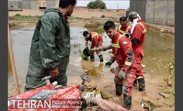 عملیات تخلیه کامل آب شهرک مسکونی پیام اهواز 6