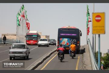 بی قانونی؛ تردد در خطوط بی آر تی 11