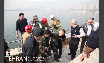 سقوط بالگرد در دریاچه شهدای خلیج فارس