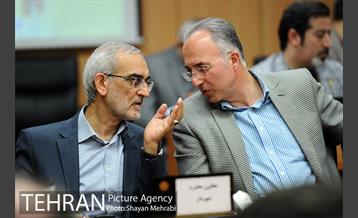 شوراى معاونین شهردار، شهرداران مناطق، مدیران عامل سازمان ها، شرکت ها و موسسات شهردارى تهران 34